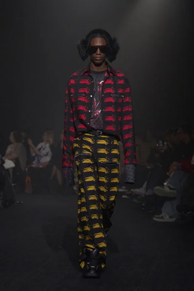 Look 37